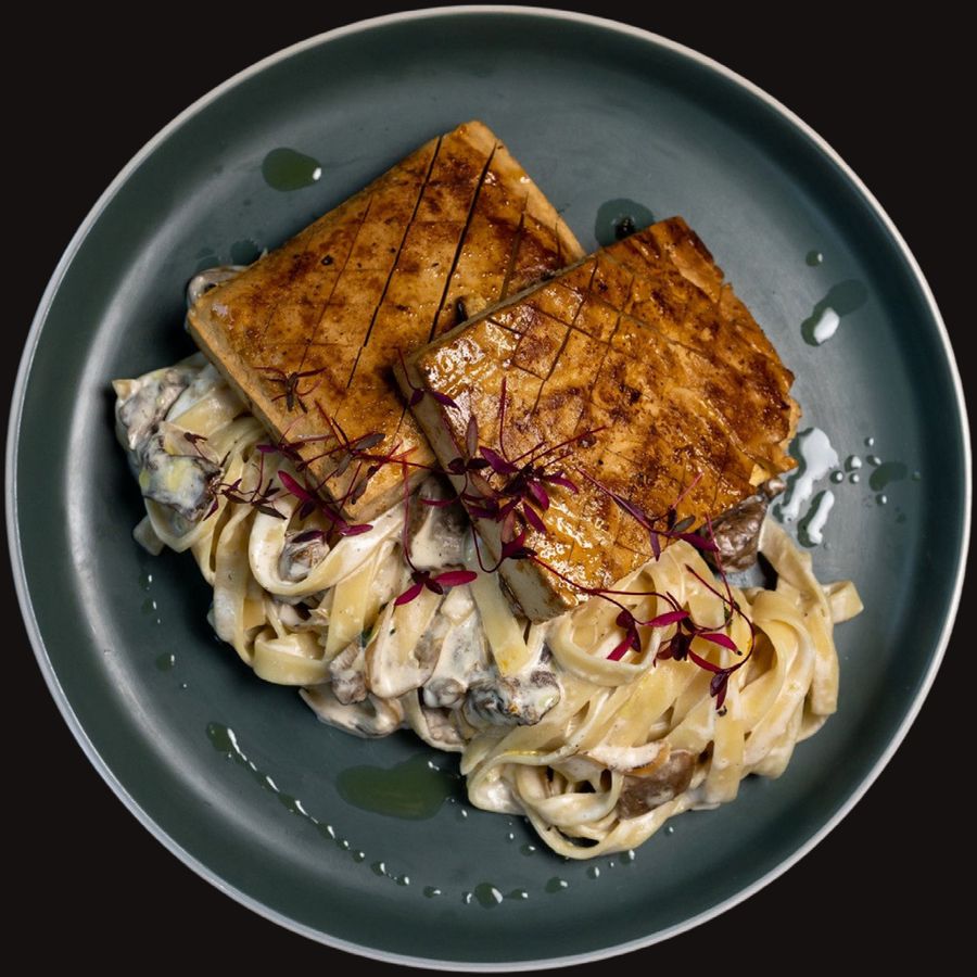 Füstölt tofu steak
